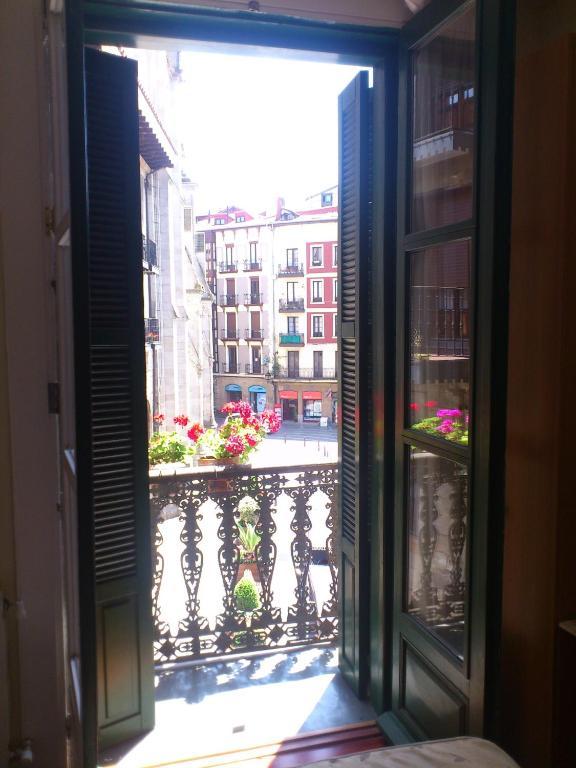 Roquefer Bilbao Central Rooms Bagian luar foto
