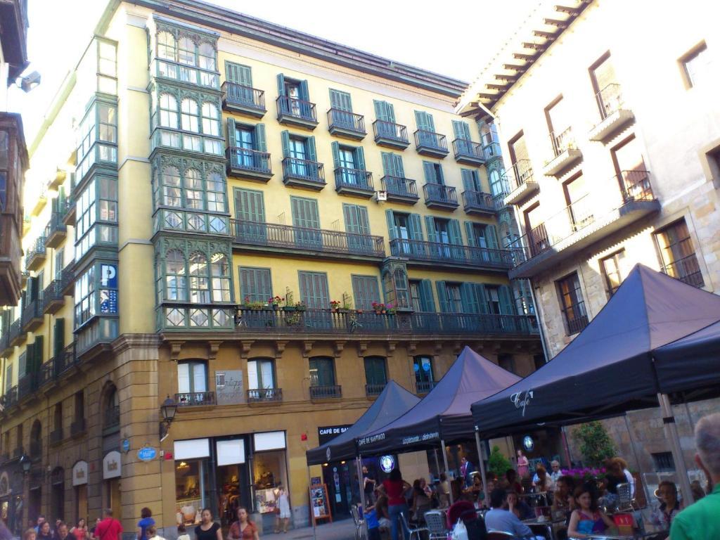 Roquefer Bilbao Central Rooms Bagian luar foto